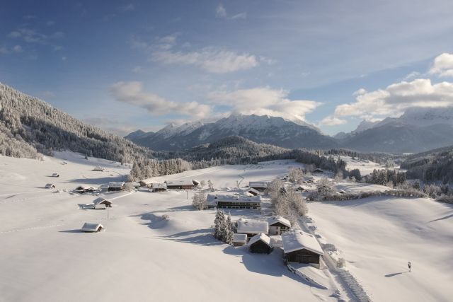 Στο έλεος της κακοκαιρίας η Αυστρία: Νεκροί τρεις σκιέρ από χιονοστιβάδα