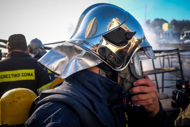 Θεσσαλονίκη: Φωτιά ξέσπασε σε βιομηχανία μετάλλου στη Σίνδο
