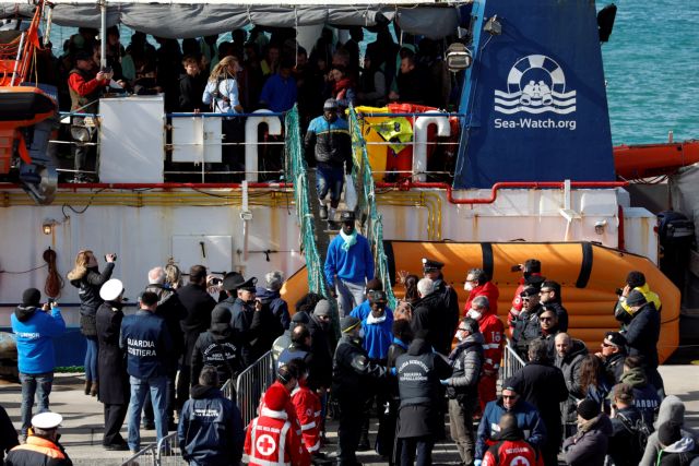 Ιταλία: Κατάνη αποβιβάστηκαν οι μετανάστες του Sea Watch 3