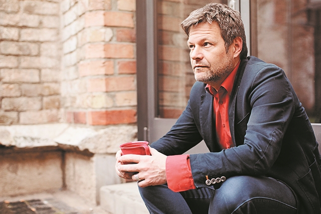 «Πράσινο» αντίο σε Facebook και Twitter!