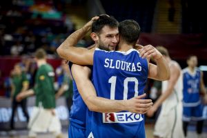 Επικό τρολάρισμα Παπανικολάου σε Σλούκα