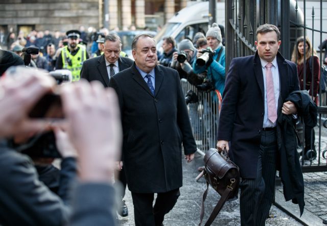 Σκωτία: Στο «σκαμνί» ο πρώην πρωθυπουργός Σάλμοντ για βιασμό