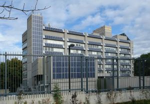Ελβετία : Συναγερμός από φωτιά στην αμερικανική πρεσβεία