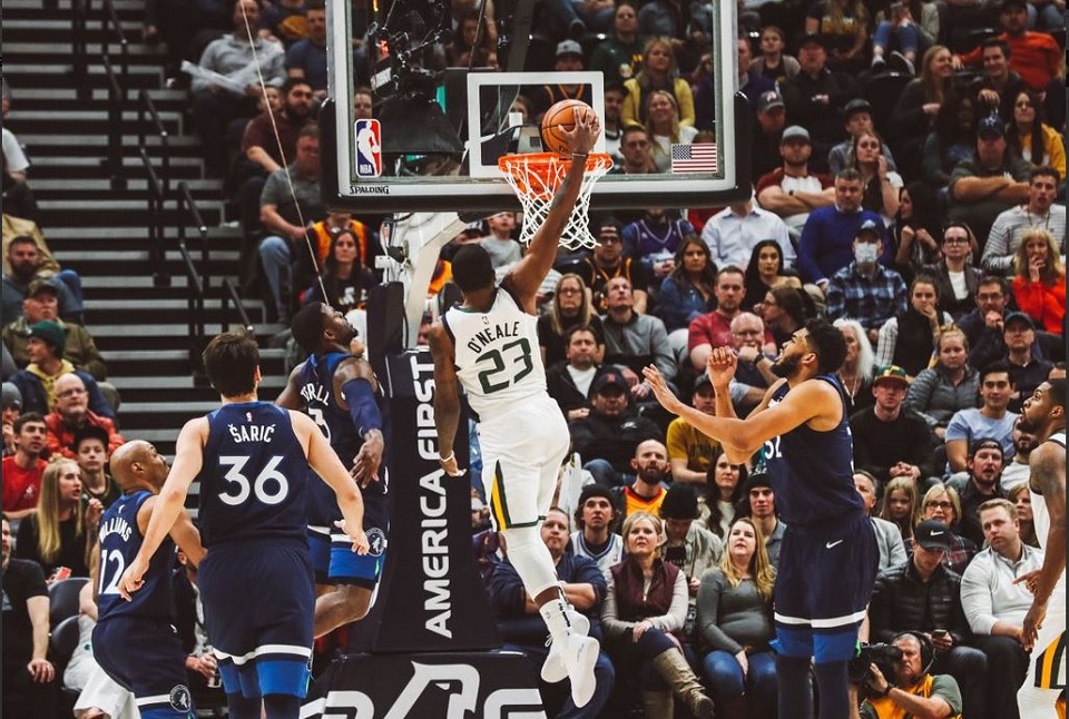 Εκαναν τα εύκολα δύσκολα οι Τζαζ, άνετη νίκη για τους Νάγκετς