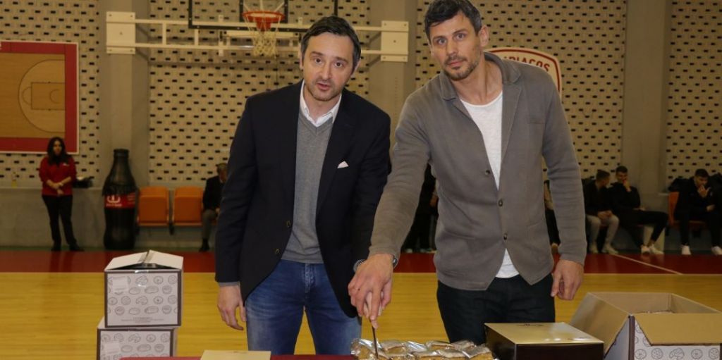 Η κοπή της πίτας των Ακαδημιών του Ολυμπιακού