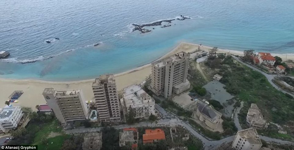 Συγκλονίζει το βίντεο drone από την πόλη-φάντασμα της Αμμοχώστου