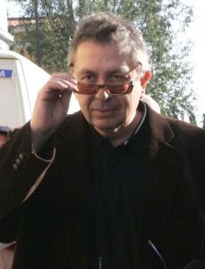 Θρήνος στο «τελευταίο αντίο» στον Θέμο Αναστασιάδη