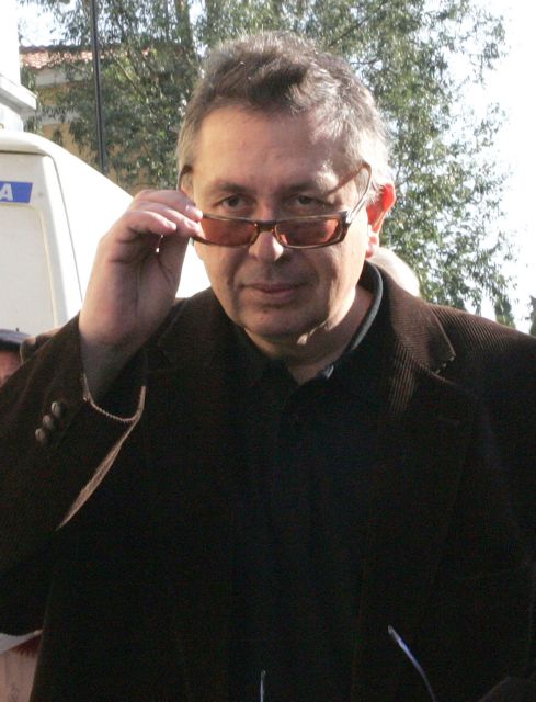 Θρήνος στο «τελευταίο αντίο» στον Θέμο Αναστασιάδη