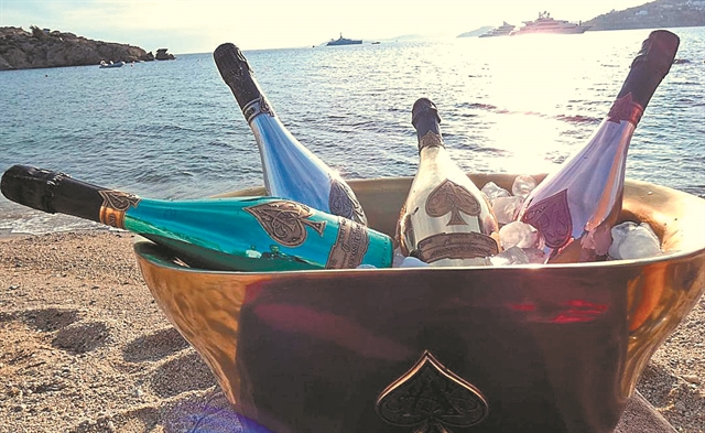 Γκαζόζες, σαμπάνιες και… ιαπωνικές αγελάδες