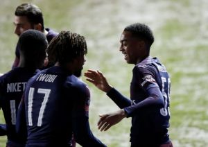 Εύκολα η Αρσεναλ, θύμα έκπληξης η Χάντερσφιλντ