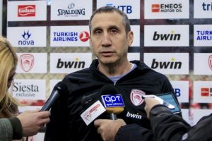 Μπλατ : «Παίζουμε κόντρα στον Παναθηναϊκό… όχι στον Πιτίνο»