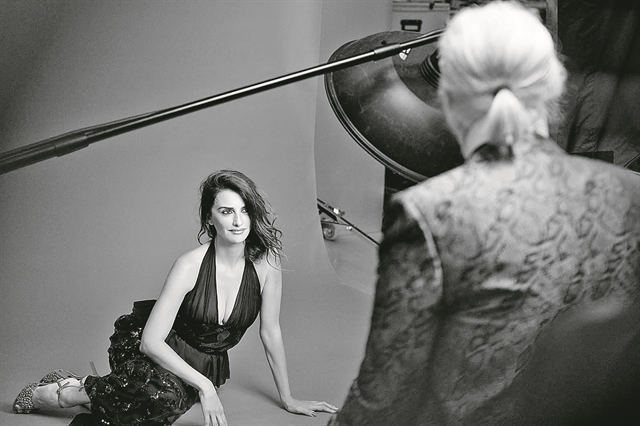 Οταν ανάβουν οι προβολείς