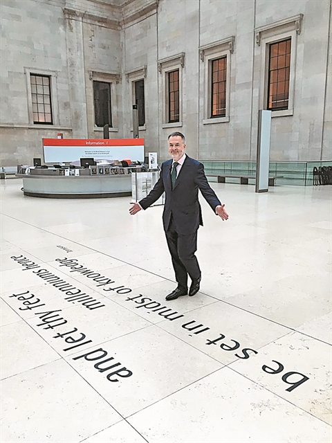 Αντιδράσεις και στην Αγγλία για τον διευθυντή του Βρετανικού Μουσείου