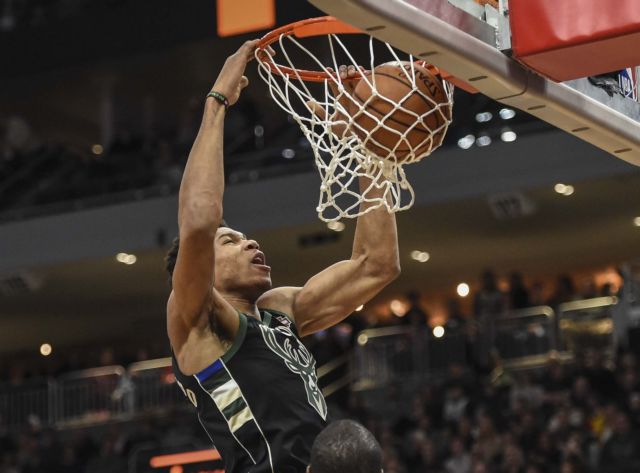 Νέο σόου Αντετοκούνμπο και έκτη σερί νίκη για το Μιλγουόκι