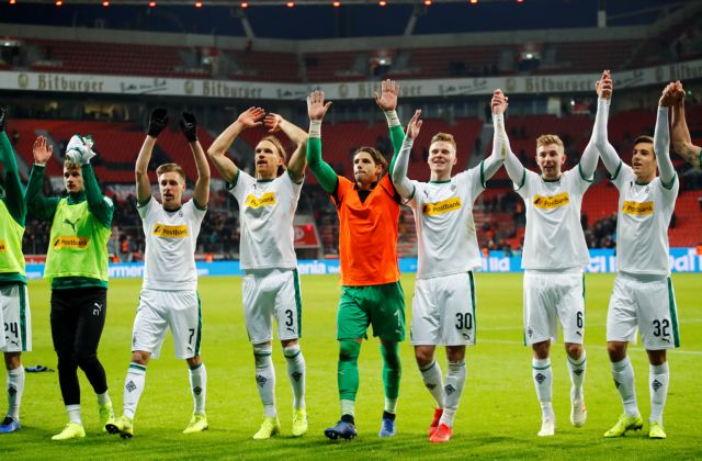 Η Γκλάντμπαχ παρέμεινε κοντά στους πρωτοπόρυς