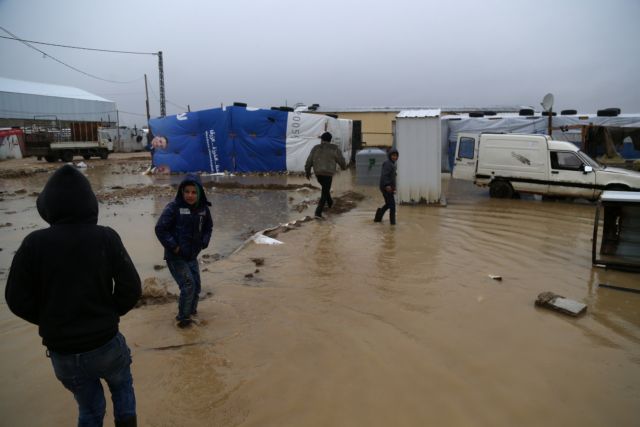 Λίβανος : Εκτεθειμένοι στις βροχές και τα χιόνια 1,5 εκατ. πρόσφυγες