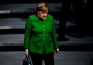 Η Μέρκελ χαιρέτισε την κύρωση της Συμφωνίας