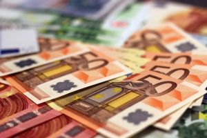 Αναδρομικά : Ερχεται χαράτσι στα ήδη «ψαλιδισμένα» ποσά