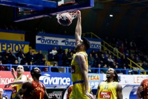 Με όπλο τα τρίποντα, το Περιστέρι «καθάρισε» το Ρέθυμνο