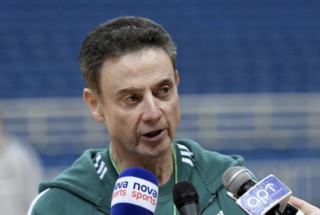 Πιτίνο : «Παιχνίδι… νηπιαγωγείων το Κεντάκι-Λούιβιλ μπροστά στο ελληνικό ντέρμπι»