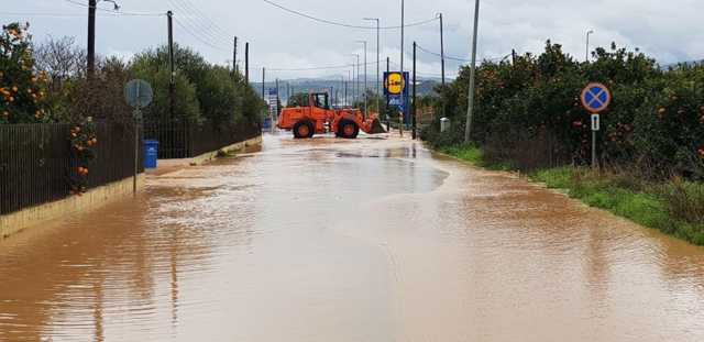 Πλημμύρες στη Λακωνία: Αυξήθηκε η στάθμη του Ευρώτα – Κλειστοί δρόμοι
