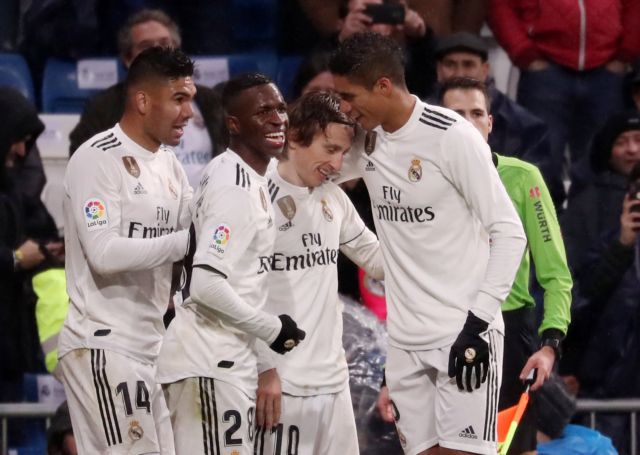 Η Ρεάλ νίκησε 2-0 τη Σεβίλη και ανέβηκε στην 3η θέση