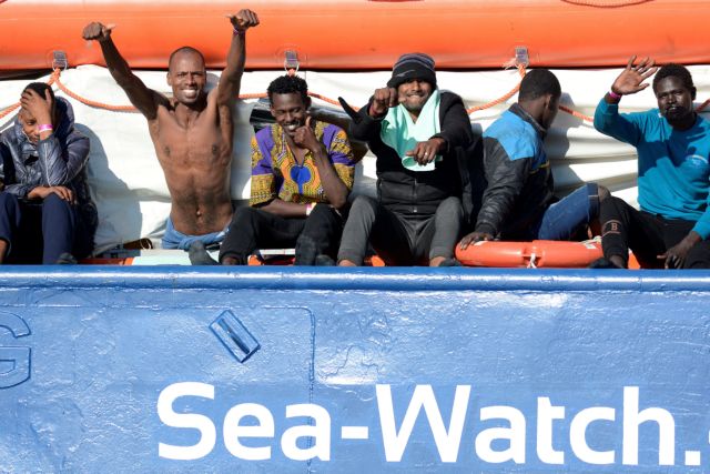 Στη Σικελία θα αποβιβαστούν οι 47 μετανάστες του Sea Watch 3