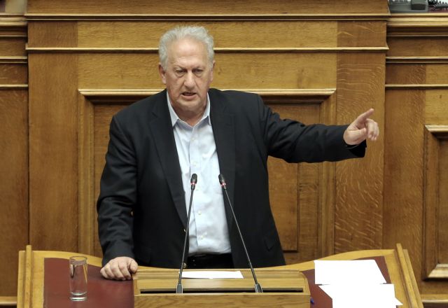 Στημένα παιχνίδια που πλήττουν τη Δημοκρατία και τους θεσμούς