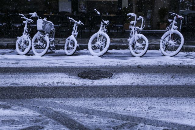 Βόρεια Ελλάδα: Επιμένει η κακοκαιρία – Πού χρειάζονται αλυσίδες – Ποια σχολεία είναι κλειστά