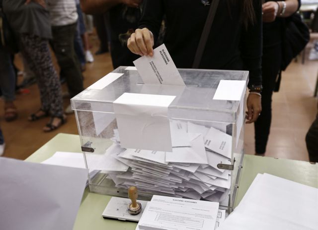 Ισπανία-Βρετανία: Συμφωνία για την ψηφοφορία στις δημοτικές εκλογές