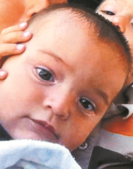 Κρατούν την ανάσα τους για τον μικρό Χουλέν