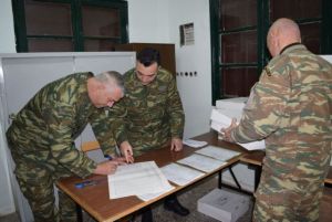 Μειώνονται οι σειρές κατάταξης στον Στρατό Ξηράς – Από έξι γίνονται τέσσερις