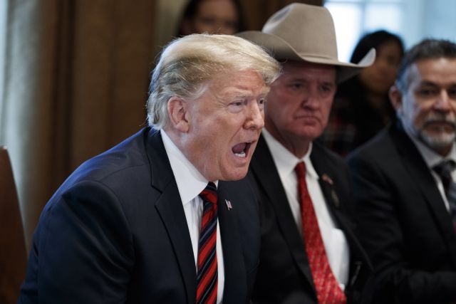 Η αποχώρηση και η μάχη δύο «σχολών σκέψης»