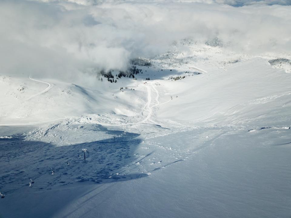 Πάνω από 1.000.000 τόνοι χιονιού σάρωσαν την πίστα της Στύγας (φωτό)
