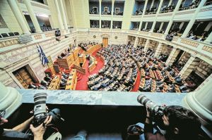 Πέντε ψήφοι κρίνουν τη Μακεδονία