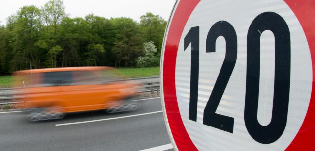 Γερμανία: Δεν τίθεται θέμα επιβολής ορίου ταχύτητας