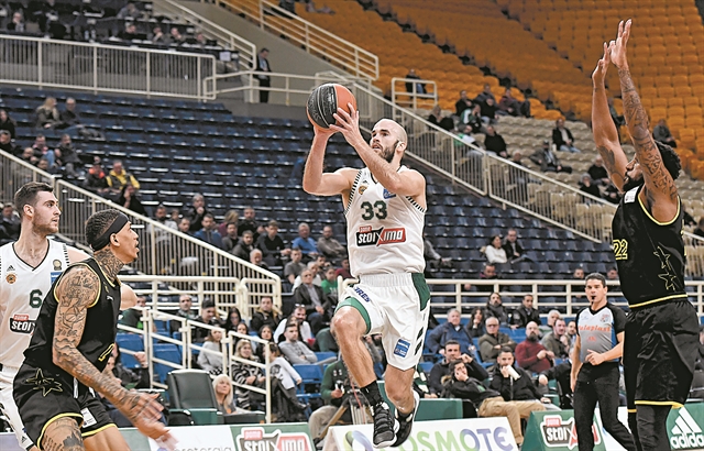 Η γυναίκα του Ρικ και ο γιος του Νικ!