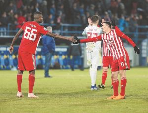 Προπόνηση των μικρών με τους μεγάλους