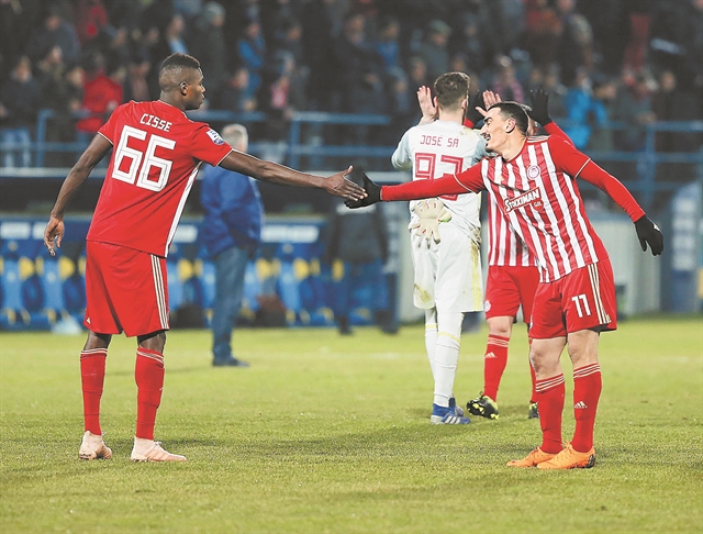 Δύο «μεταγραφές» για τον Δεκέμβρη