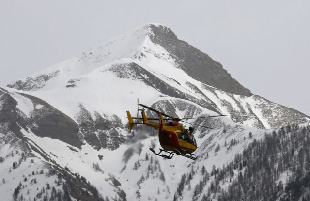 Αλπεις: Σύγκρουση αεροπλάνου με ελικόπτερο – Τουλάχιστον πέντε νεκροί