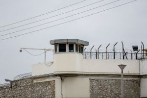 Βρήκαν κινητά στα κελιά ποινικών κρατουμένων