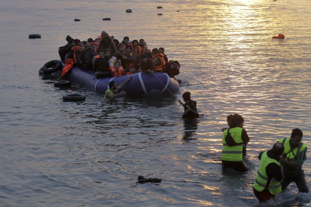 Εξι βάρκες μετέφεραν πρόσφυγες σε Μυτιλήνη και Χίο
