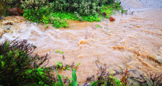 Δυτική Ελλάδα: Κατολισθήσεις βράχων λόγω των καταρρακτωδών βροχών