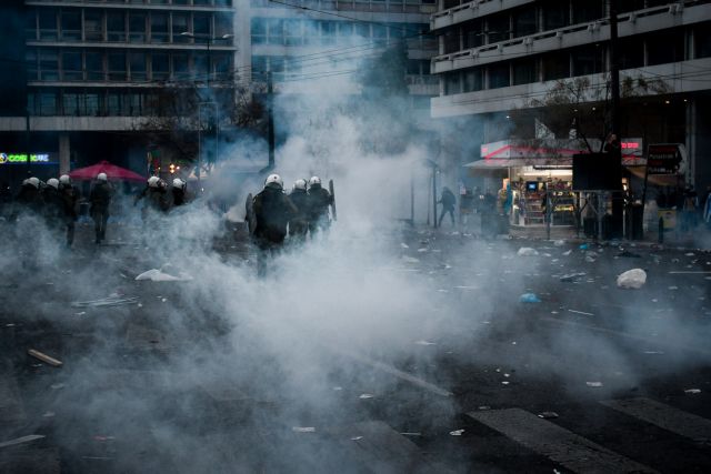 Χημικοί εναντίον Τσίπρα: Τα χημικά στις διαδηλώσεις μπορούν να προκαλέσουν ακόμα και θάνατο