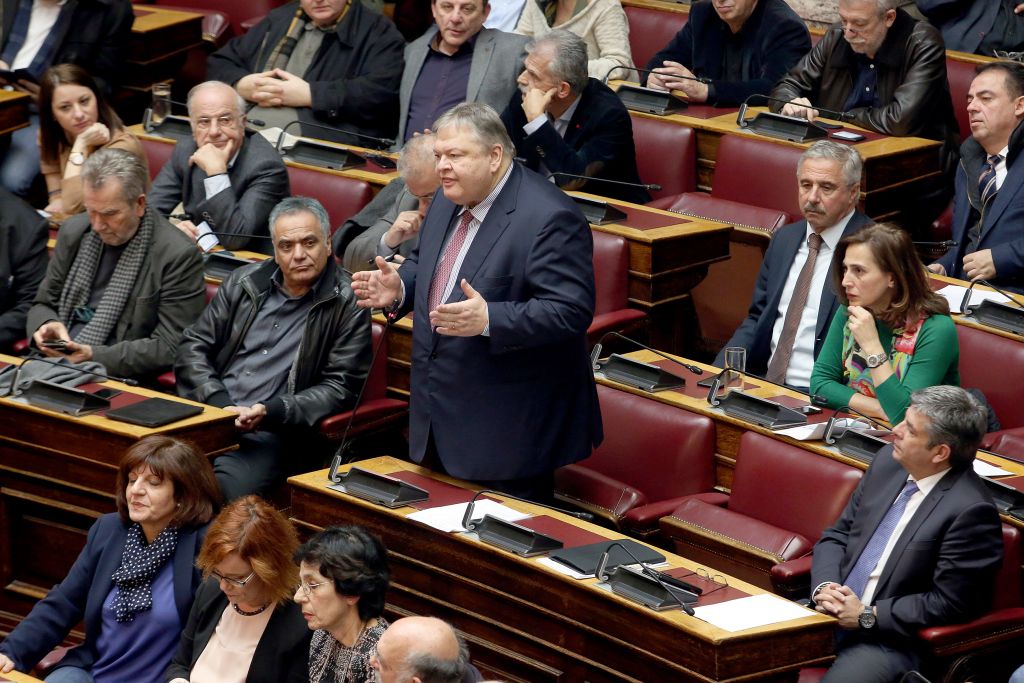 Βενιζέλος κατά Τσακαλώτου: Αν θέλει άφεση ας απευθυνθεί στον Πάπα