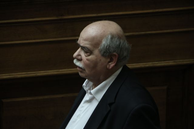 Βούτσης σε Καμμένο: Εγκυρη η ορκωμοσία του Τέρενς Κουίκ