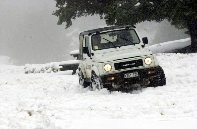 Επιχείρηση απεγκλωβισμού οκτώ ανθρώπων στην Πάρνηθα – Στο σκοτάδι περιοχές της Αττικής