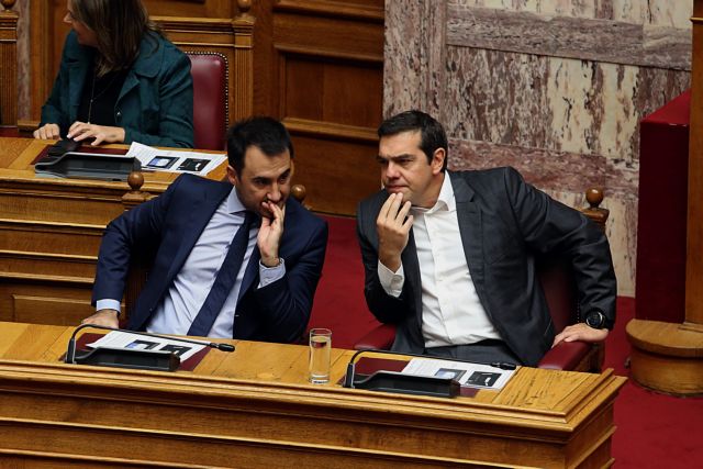 Απάντηση Χαρίτση σε Μητσοτάκη για τις προσλήψεις