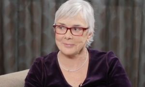 Ξένια Καλογεροπούλου : Δεν καταλαβαίνω γιατί παίζονται παλιές ταινίες στο θέατρο