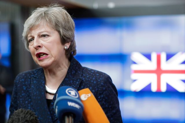 Brexit: Συνάντηση Μέι με τον ιρλανδό πρωθυπουργό για το backstop